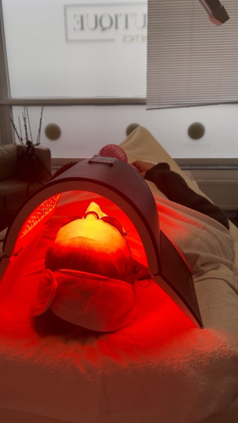 Instagram post from la_beautique_os. This post is in position 14.