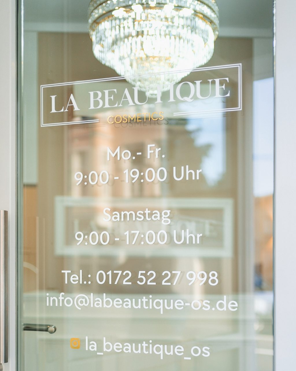 Instagram post from la_beautique_os. This post is in position 18.