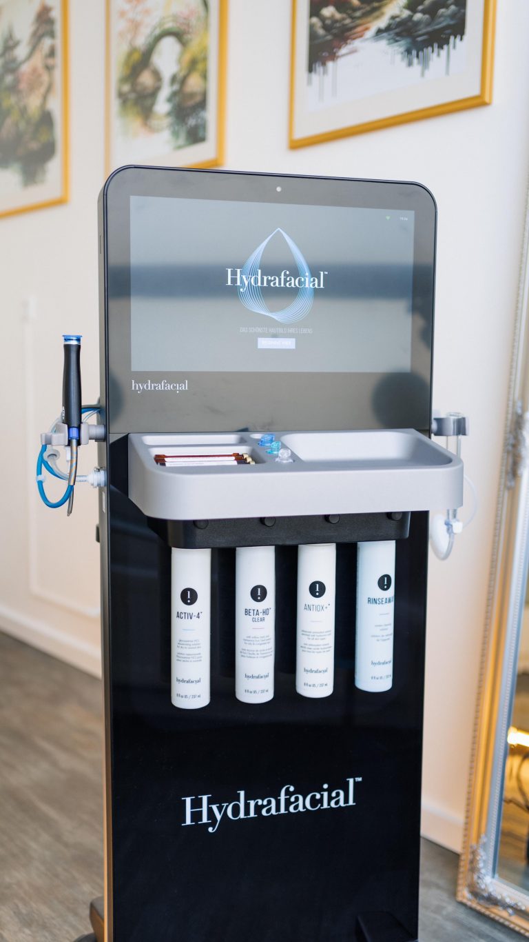 Instagram post from la_beautique_os. This post is in position 12.