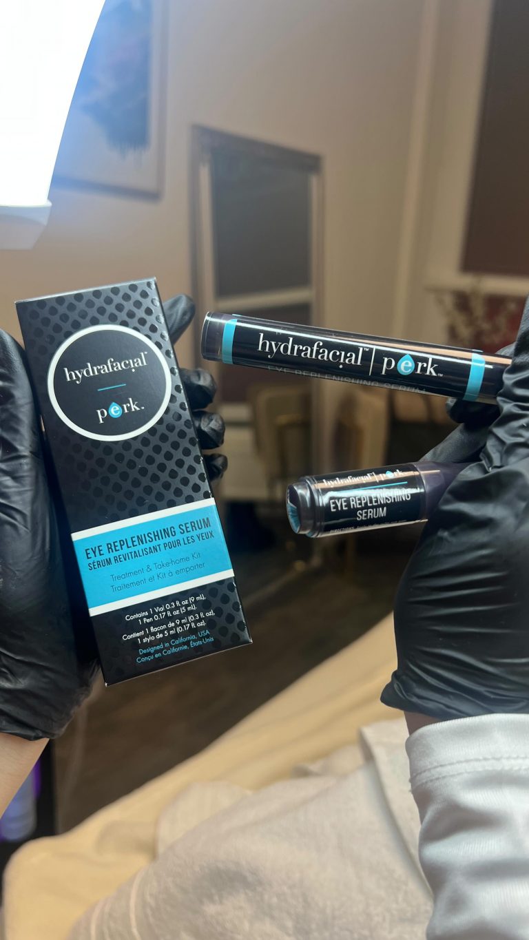 Instagram post from la_beautique_os. This post is in position 3.