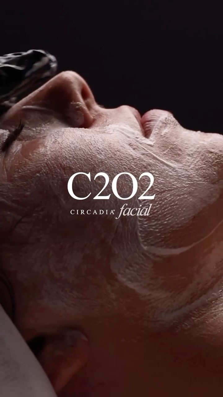 Instagram post from la_beautique_os. This post is in position 4.